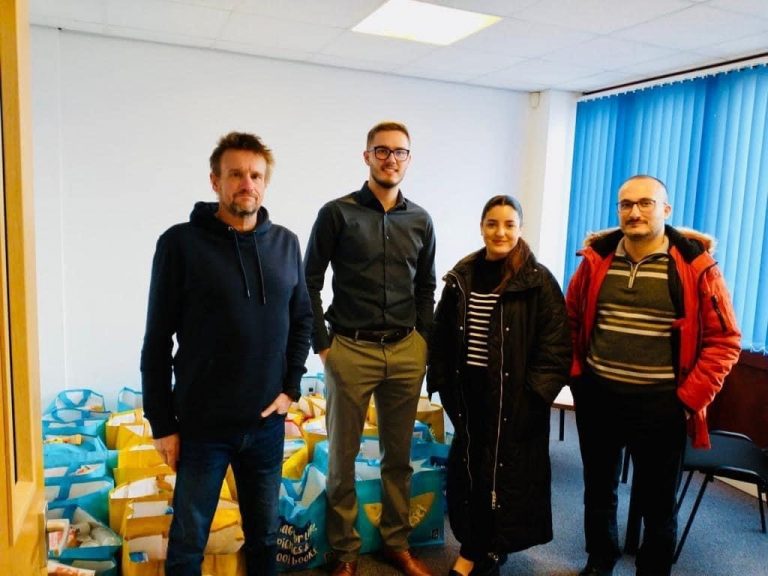 Construction consultants donate more than 100 Christmas hampers to food bank