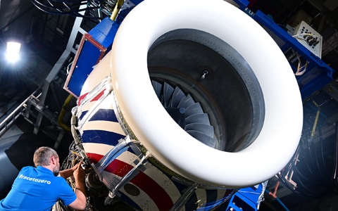 Deep-fat flyer: Rolls-Royce succeeds in sustainable aviation fuel tests