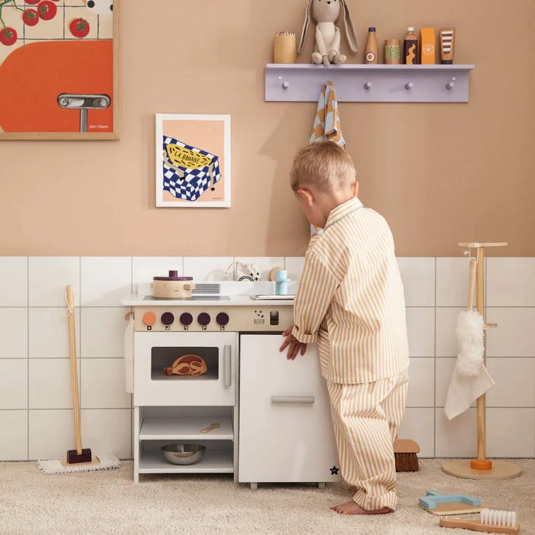 Leicestershire e-commerce retailer strengthens presence in nursery sector with acquisition