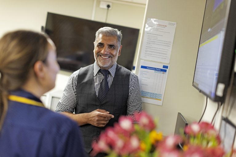 National Entrepreneur of the Year brings keyhole heart surgery “home” with launch of Nottingham base